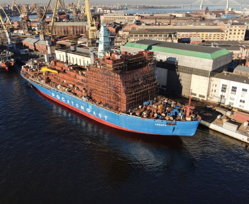 Завершено формирование корпуса и надстройки атомного ледокола «Сибирь» Завершено формирование корпуса и надстройки атомного ледокола «Сибирь»