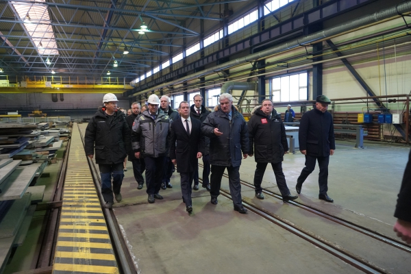 Дмитрий Медведев провел совещание по строительству ледокольного флота на Балтийском заводе