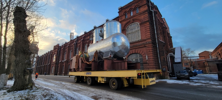 НА УАЛ «ЯКУТИЯ» ПОГРУЖЕН ДЕАЭРАТОР НА УАЛ «ЯКУТИЯ» ПОГРУЖЕН ДЕАЭРАТОР