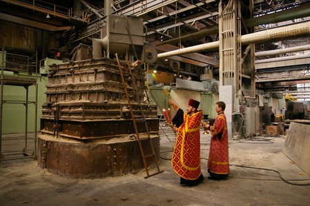 Балтийский завод залил последний колокол для церкви Пантелеймона Целителя