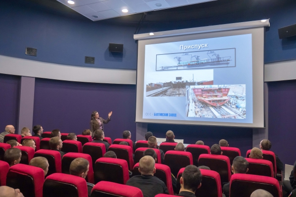 В Центральном военно-морском музее специалист Балтийского завода-Судостроение провел лекцию о кораблестроении