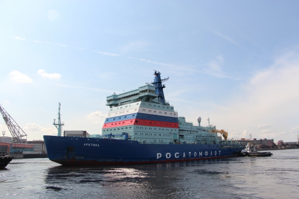 Атомный ледокол «Арктика» начал переход с Балтийского на Кронштадтский морской завод Атомный ледокол «Арктика» начал переход с Балтийского на Кронштадтский морской завод