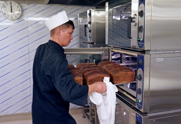 На камбузе атомного ледокола «Сибирь»  испекли первый хлеб