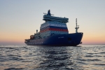 10 лет назад Балтийский завод ОСК спустил на воду головной ледокол проекта 22220