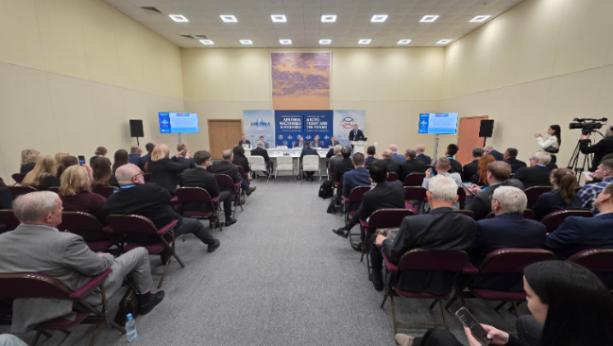 Балтийский завод ОСК представил на форуме «Арктика: настоящее и будущее» успехи в сокращении сроков строительства атомных ледоколов