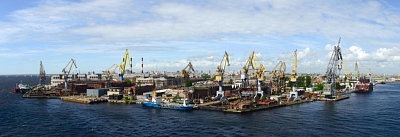 Вид на Балтийский завод и достроечную набережную со стороны устья Невы, 2015 г.